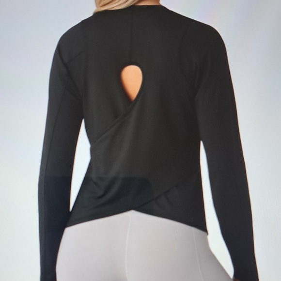 HALARA Tops - XLARGE    HALARA BACK  TEAR DROP CUT OUT LONG SLEEVED TOP